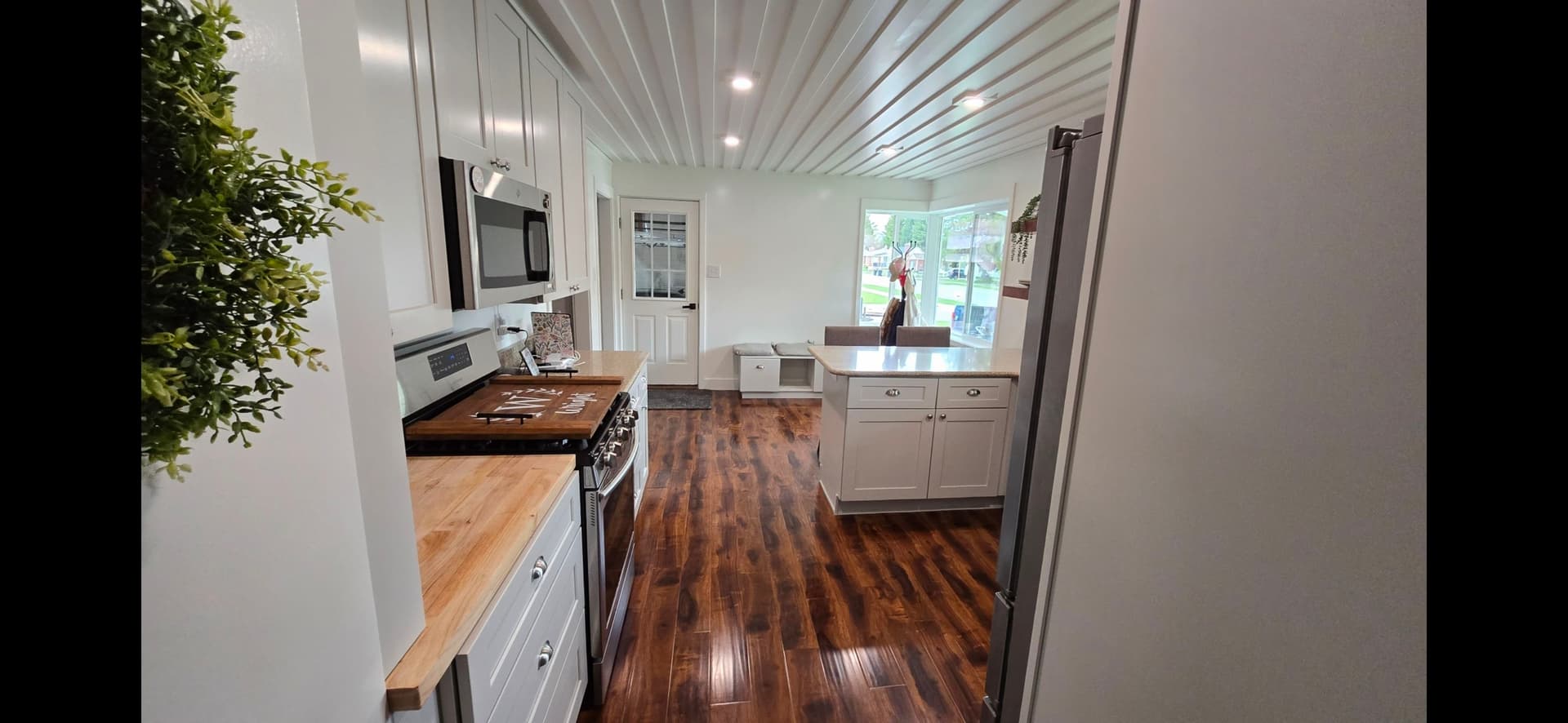 Gallery photos for Charming Kitchen Renewal with Custom Features: Image #7