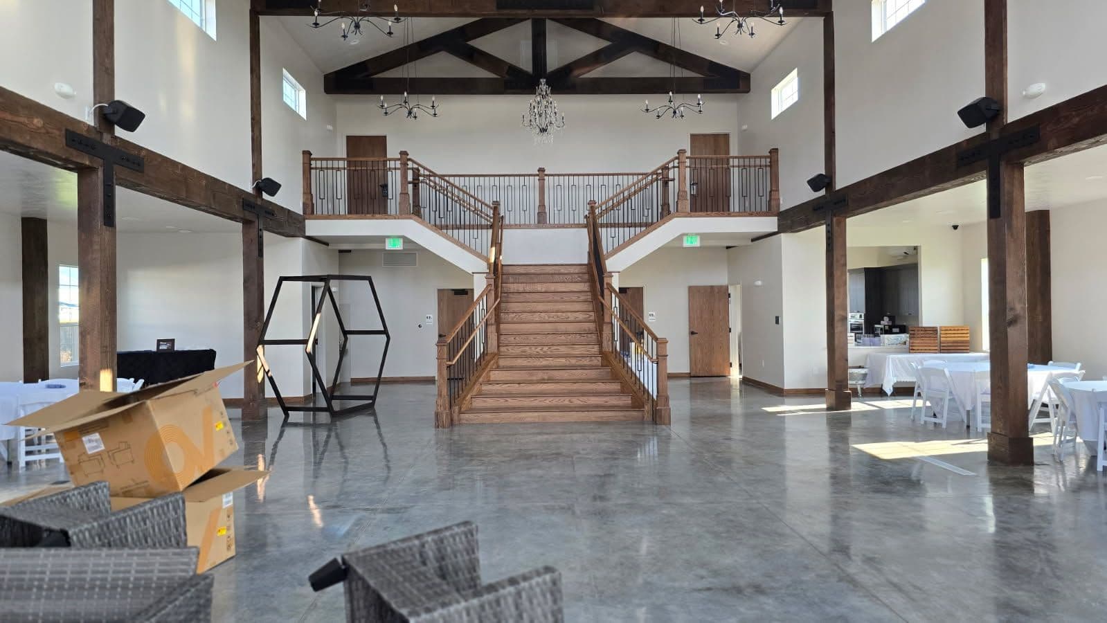 Gallery photos for Stunning Staircase and Fence Craftsmanship by Edson Builders: Image #1
