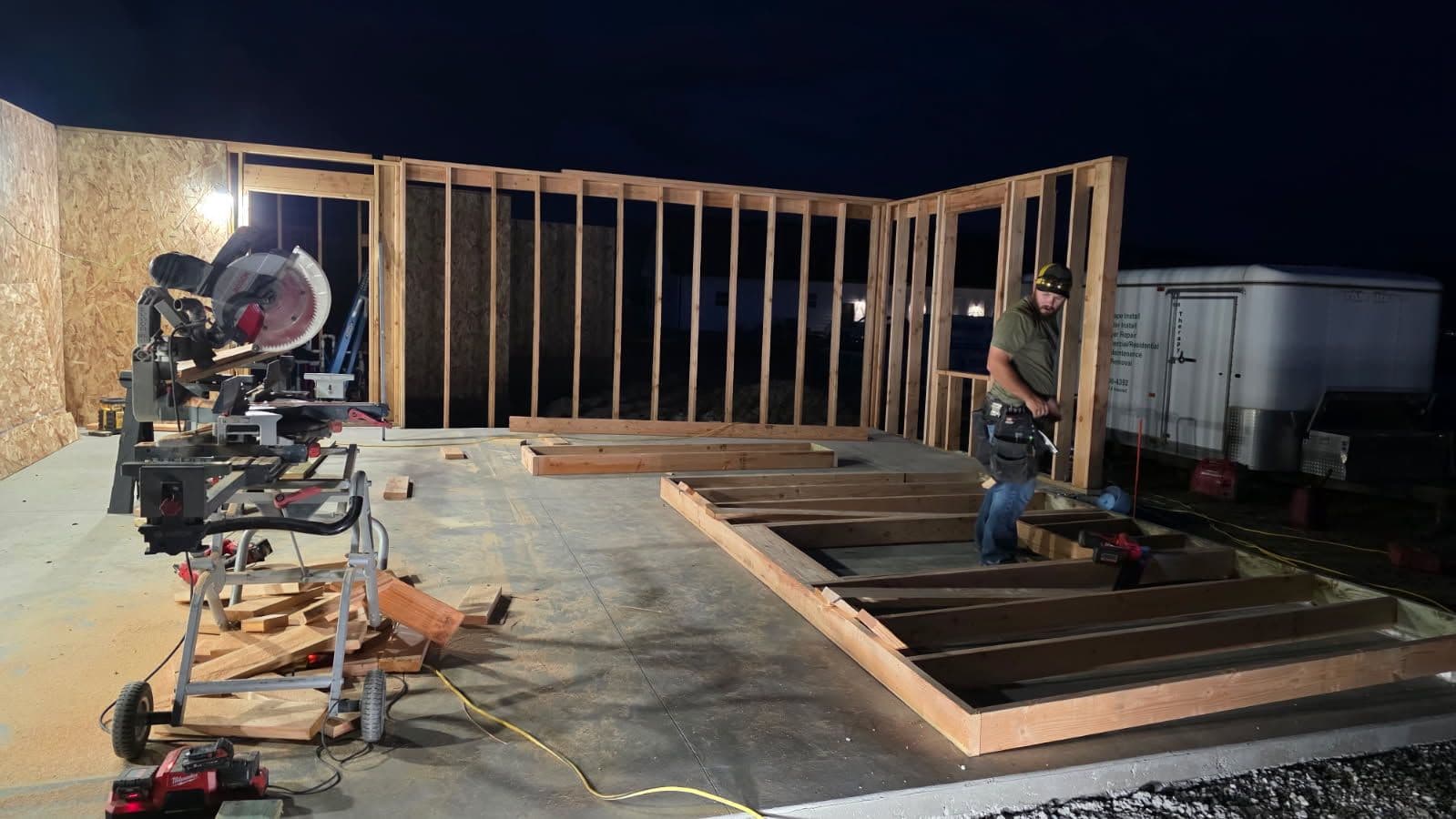 Edson Builders Pushes Boundaries: Night Framing in Action image